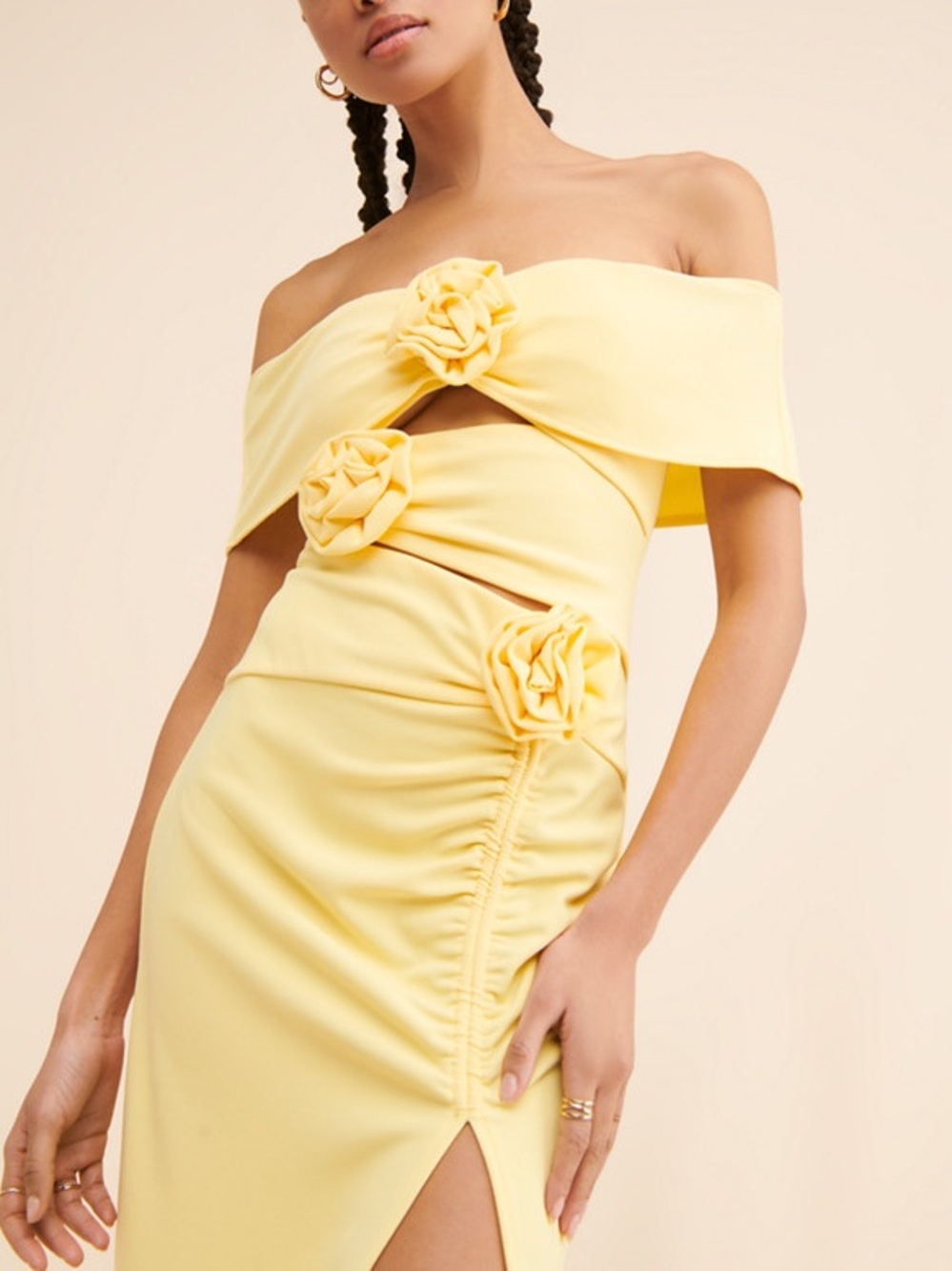 Elliatt Sardinian Midi Dress Yellow off-Shoulder Floral-Appliqué Dress Size M